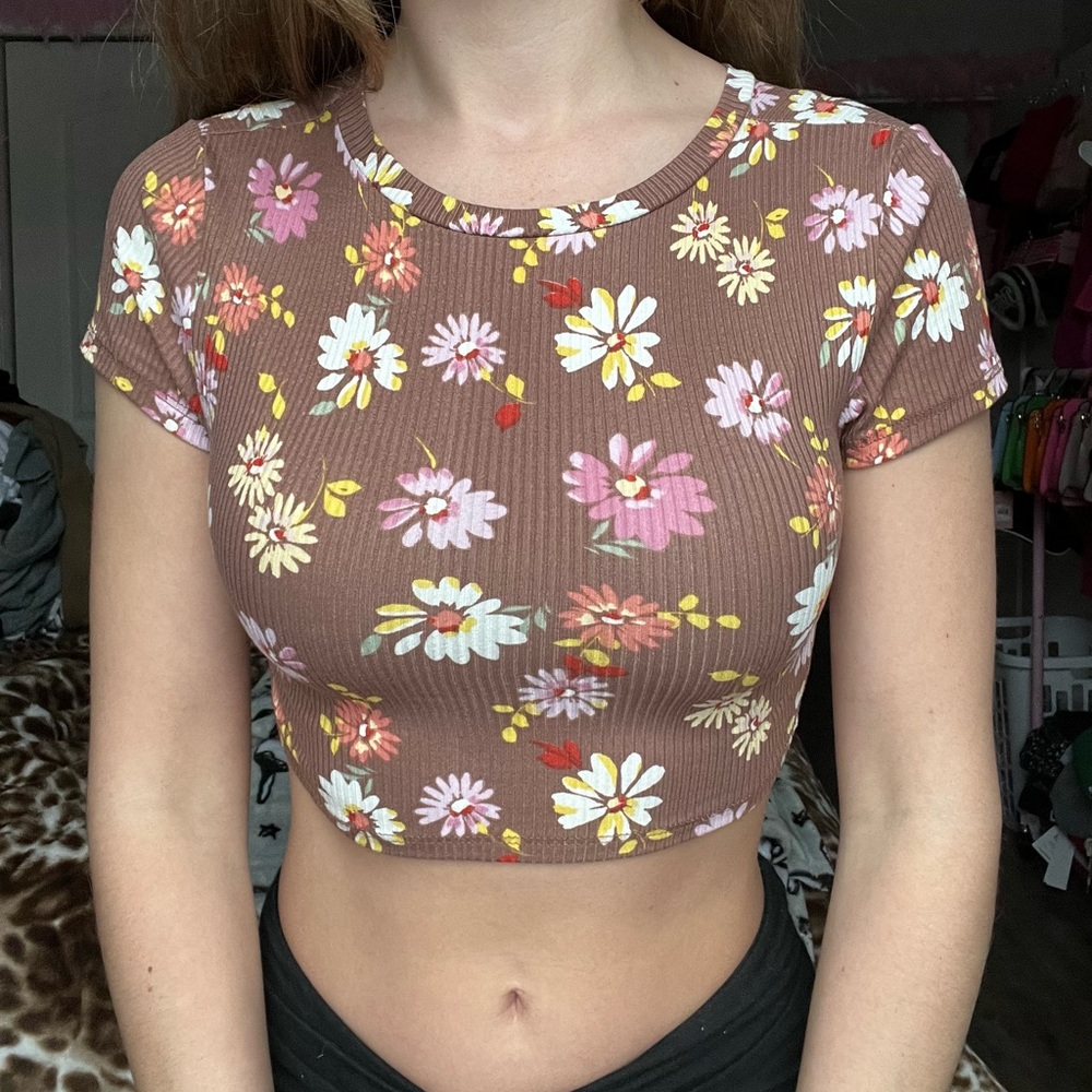 Floral Crop Top with Open Back